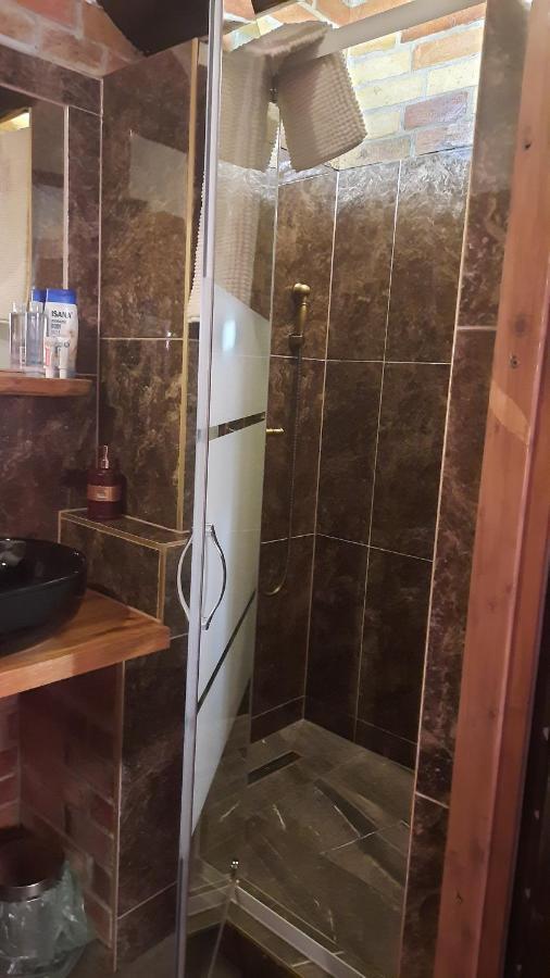 Kontra Szallashely Sándorfalva Exteriör bild