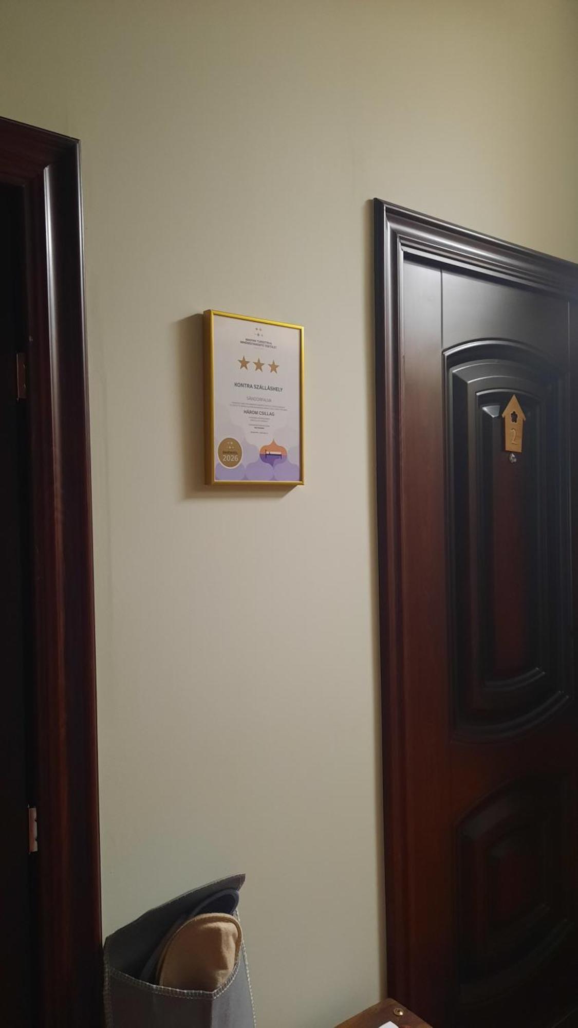Kontra Szallashely Sándorfalva Exteriör bild